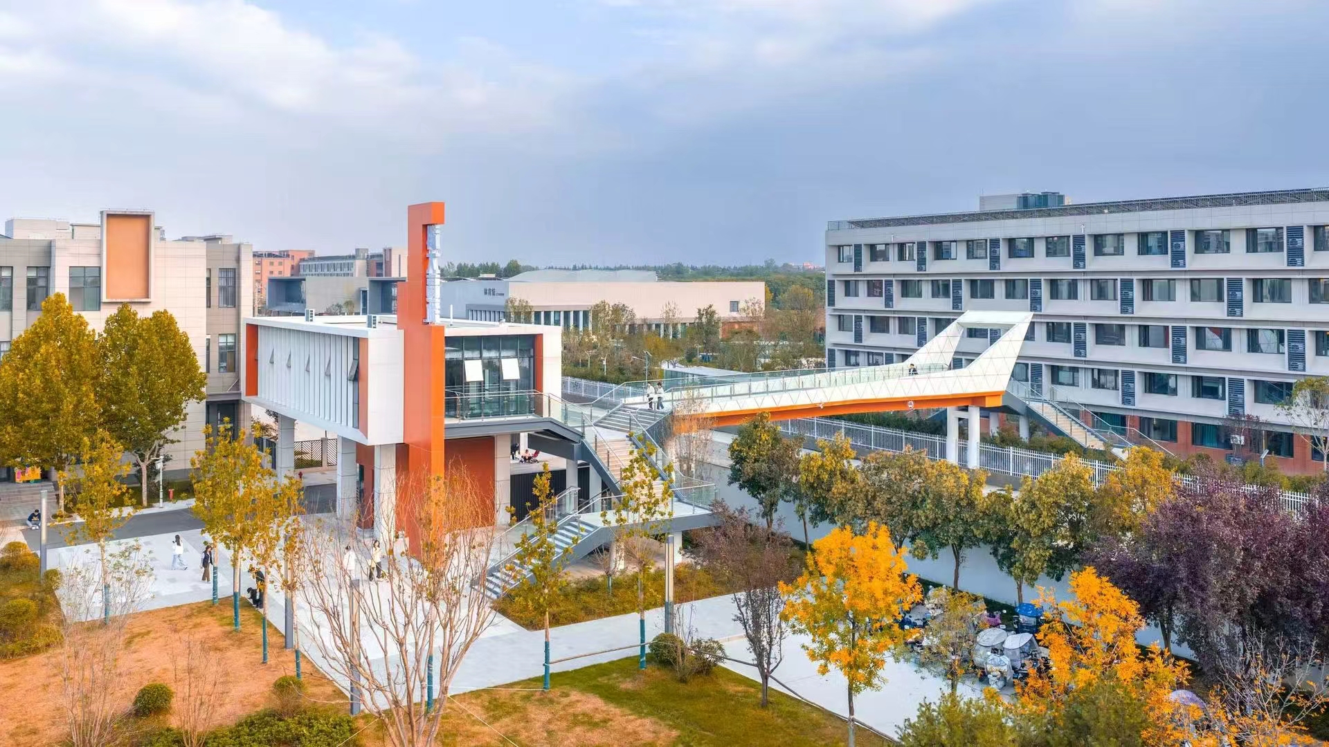 大学宿舍矛盾多?守住这3条底线少内耗