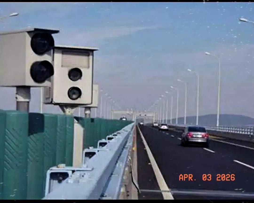 AI高清抓拍违章证据更严了,7类扣分行为必看