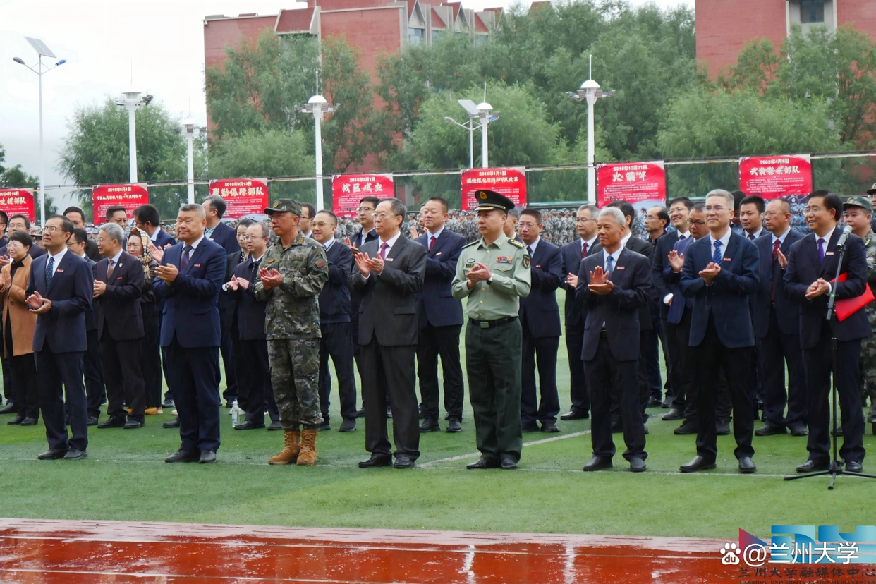 兰州大学2025级本科生军训结训,各方阵展飒爽英姿