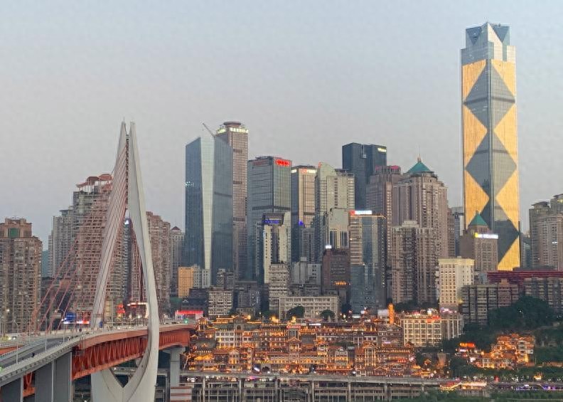 重庆虚假大学内幕：假文凭骗学生，家长损失咋挽回？