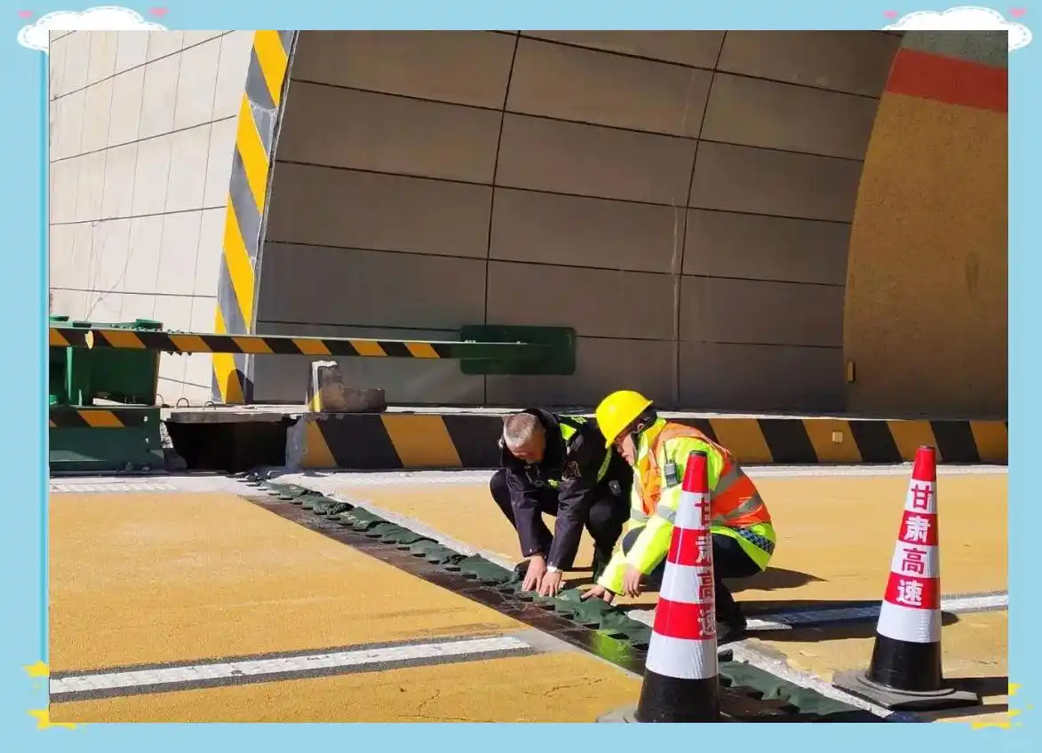 高速养护人昼夜坚守,保障道路畅通,守护你的出行安全