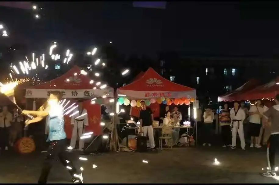 2021 级新生入学,面对众多社团咋选?高校团委书记给建议