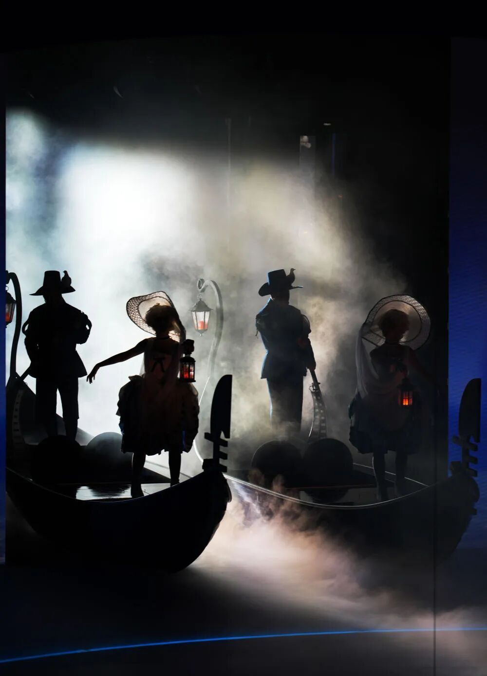 米兰冬奥会闭幕式精彩瞬间:志愿者致谢与各代表团入场等